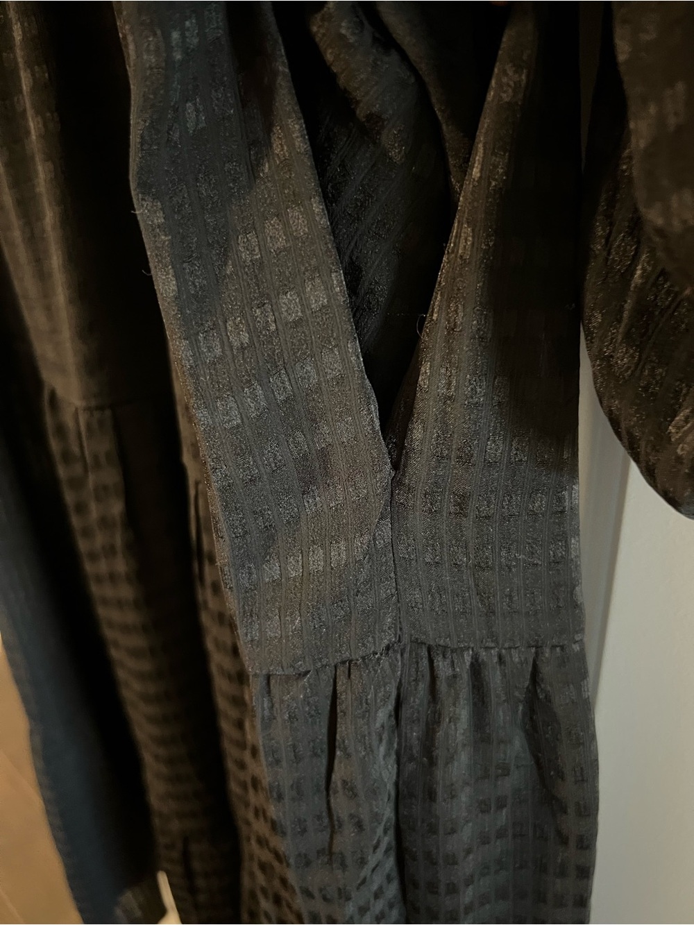 Black Tiered Long Sleeve Textured Dress - Picture 5 of 7